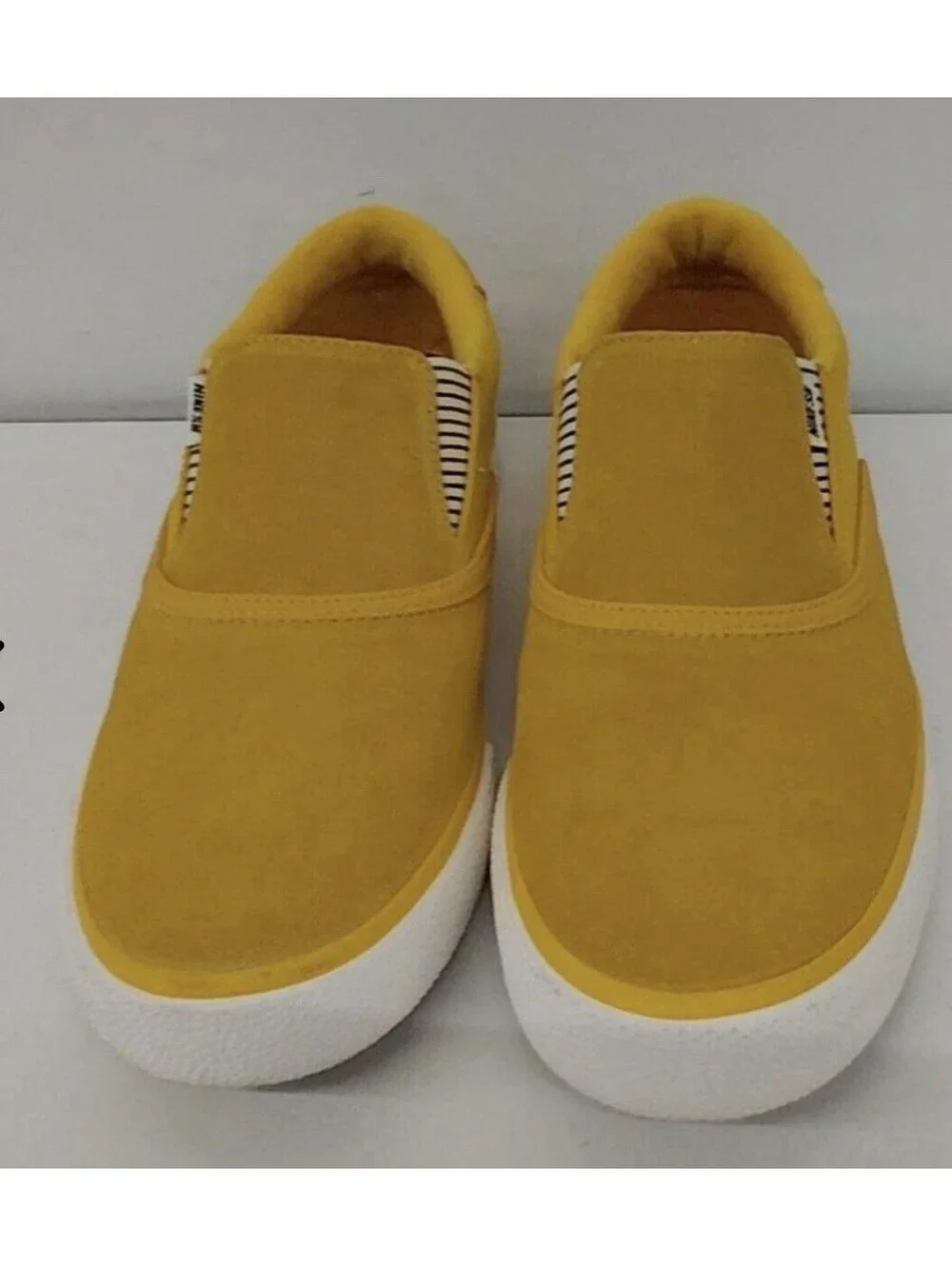 Nike Men's SB Zoom Verona Slip PRM Sulfur Sail Size 7.5 Shoes